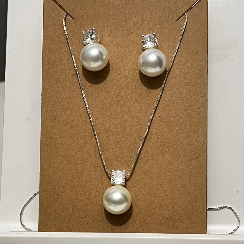 Elegant Pearl Crystal‎ Necklace Earrings Set Silver Tone Timeless Classic